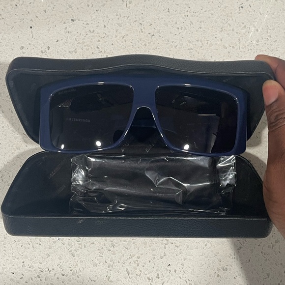 Balenciaga Oversized Rectangular Sunglasses - Picture 2 of 9